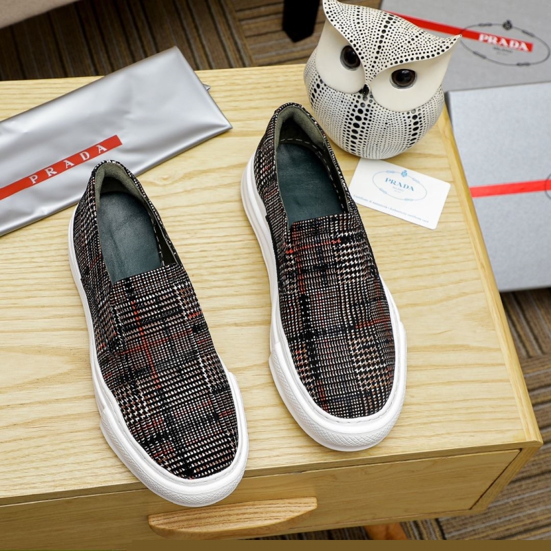 Pra*a casual shoes